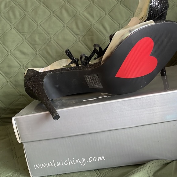 Luichiny Be Dazzled Sz 11M Black and white 4 1/2 inch Heels - Picture 5 of 6